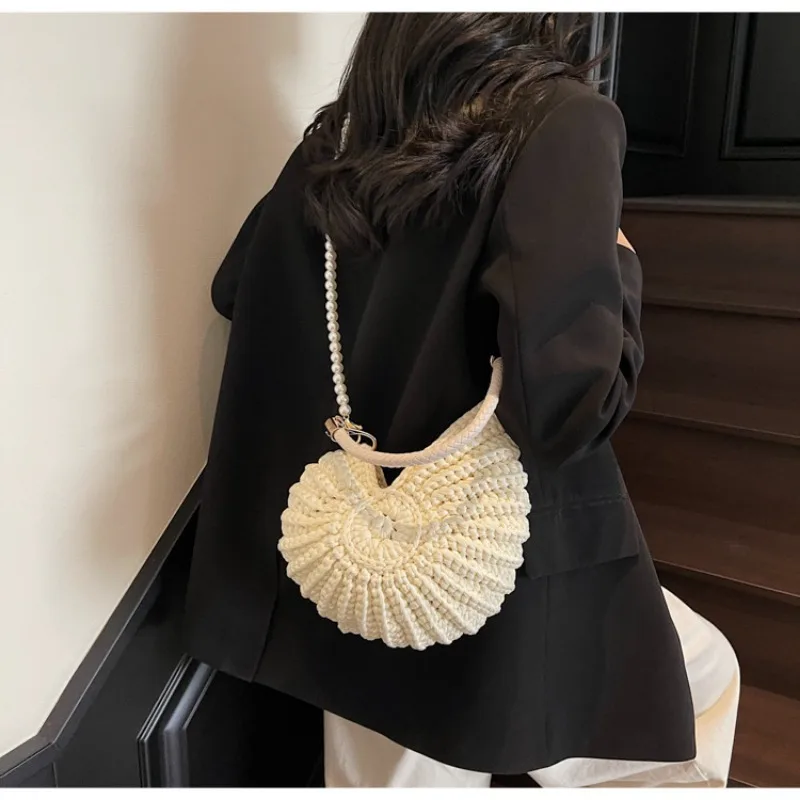 Conch Shaped Crochet Women Shoulde Bags Creative Funny Cute Pearls Chains Handmade Weave Crossbody Bag Novelty Small Handbags crossbody bag