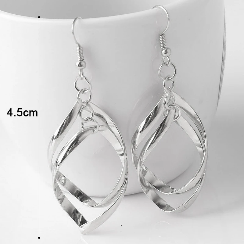 Orecchini Pendenti Spirale In Argento Per Donna – Chiusura A Leva – Design Intrecciato – 5,5 Cm
