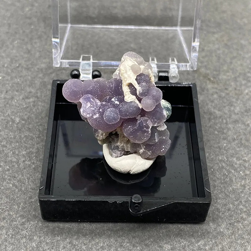 100% Natural Indonesian Purple  Grape agate  Raw Stone Mineral Specimen Healing Crystal Gemstone Collection+Box size:35*35*35mm