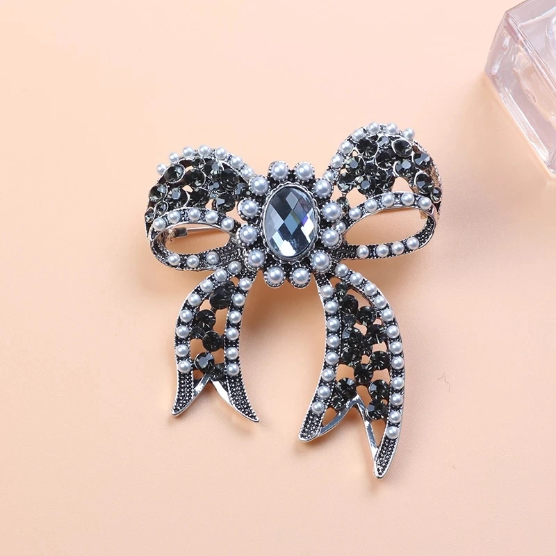 Sparkling Bow Brooch