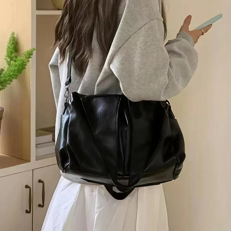 Women's retro PU handbag with zipper closure crossbody bag with multiple pockets, travel fashion daily handbag