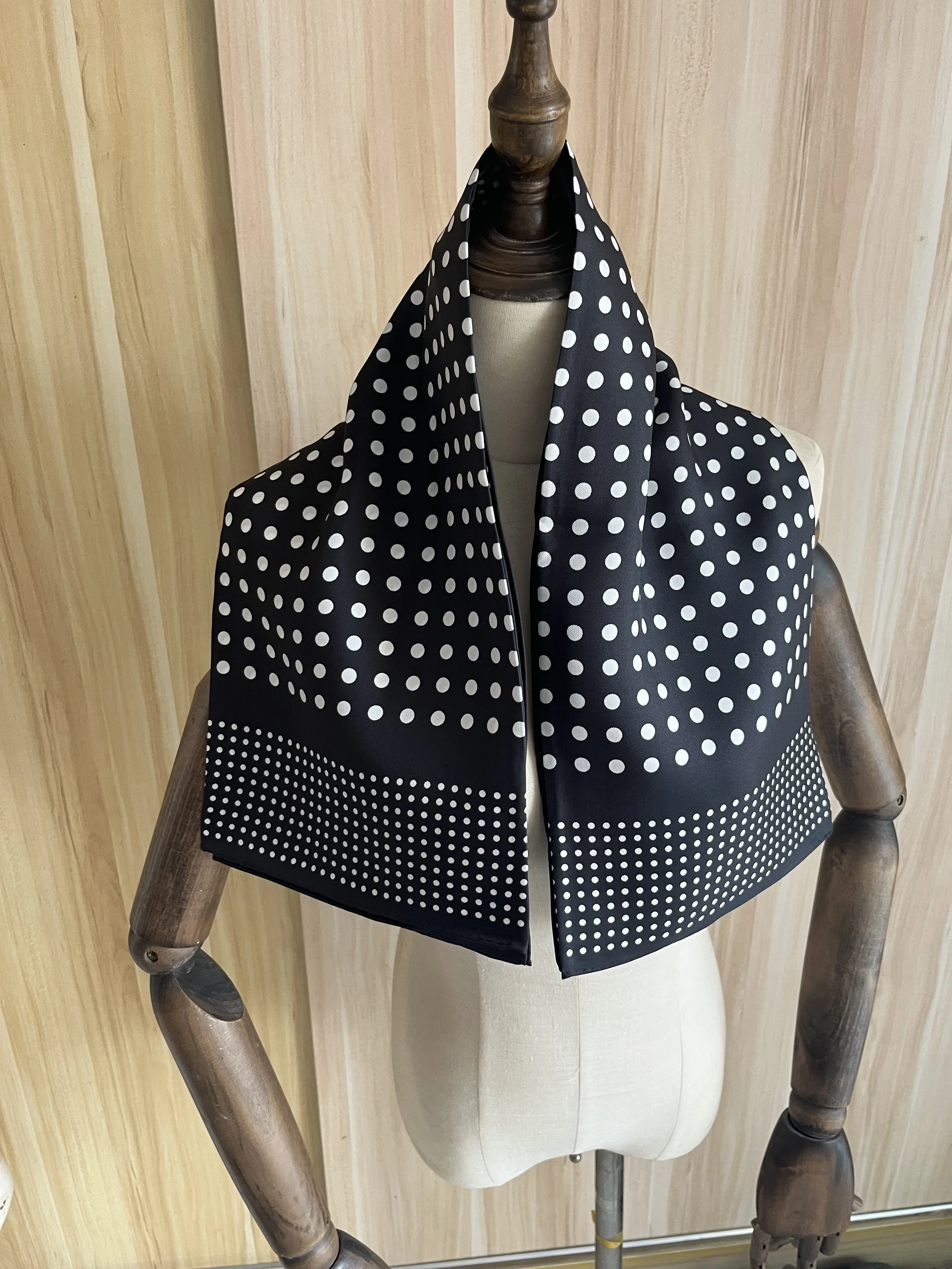 

2023 new arrival fashion brand black flower 100% silk scarf 90*90 cm square shawl twill wrap for women lady hijab free shipping