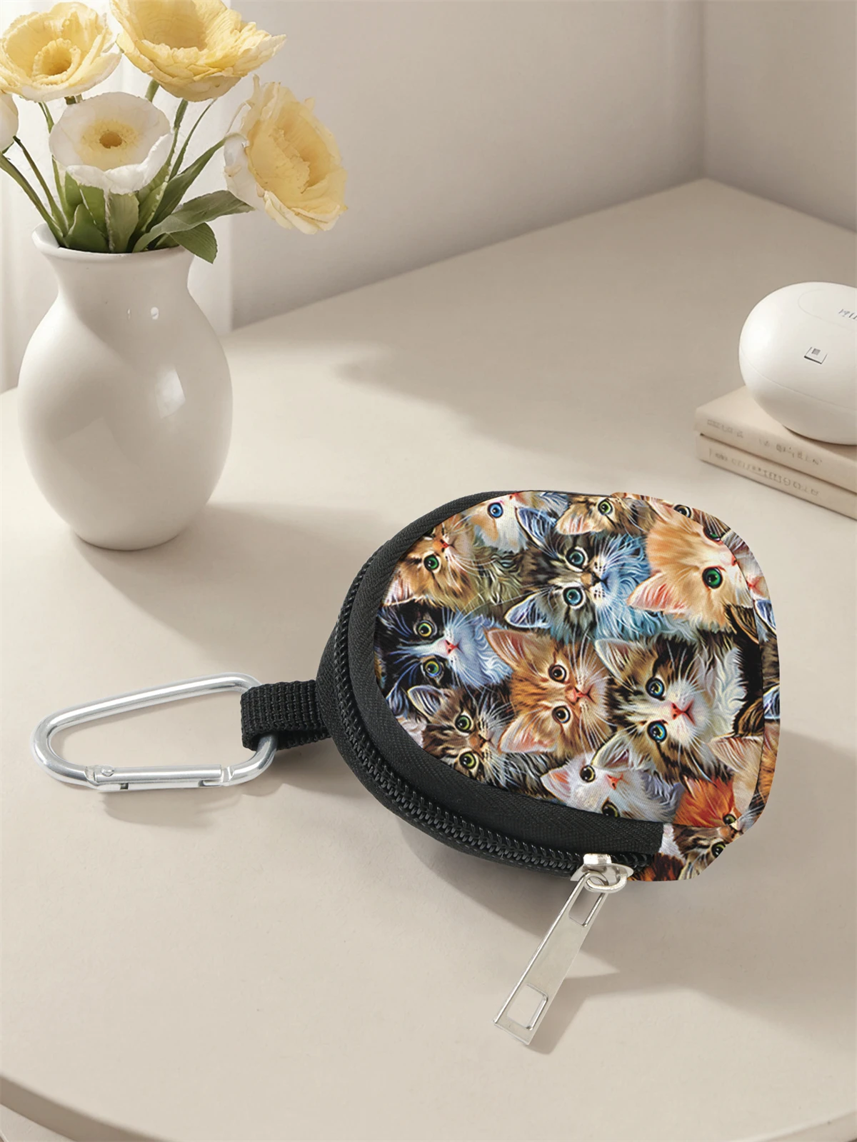 Cat pattern printed mini wallet, zipper change bag with hook clip, headphone key bag, suitable for men and women