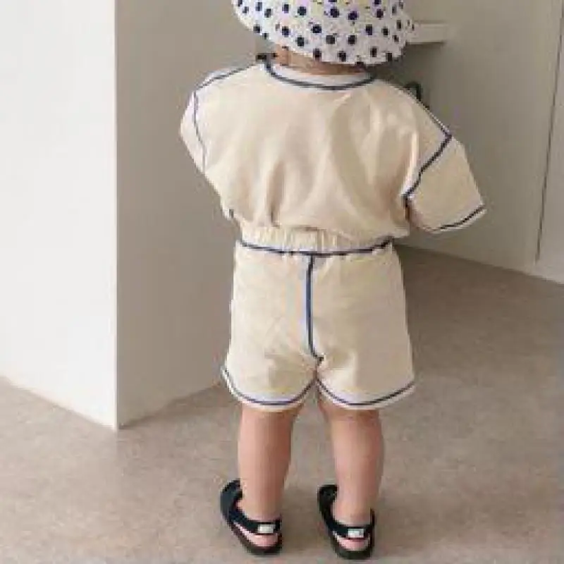 

Футболка с коротким рукавом и шорты для мальчиков и девочек