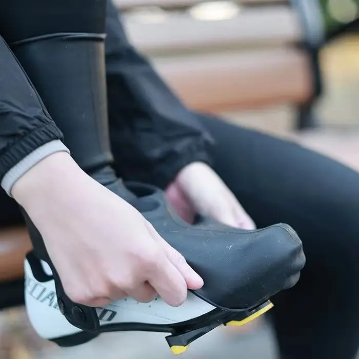 Cycling Shoe Covers - Windproof, Waterproof, Warm, and Easy-to-Clean Silicone Protection