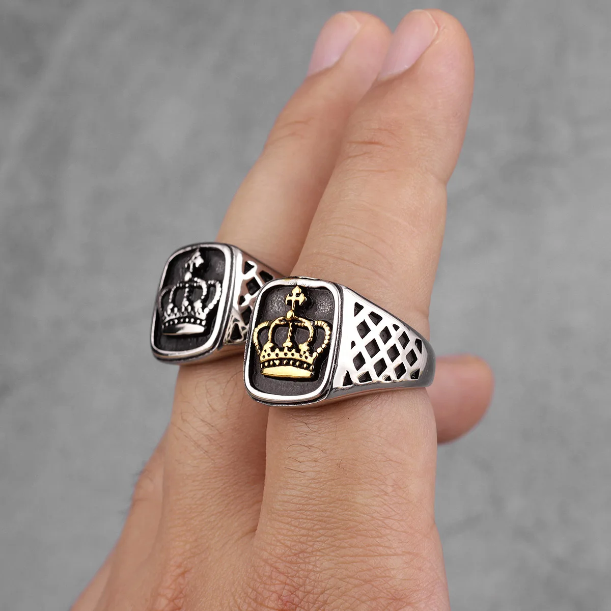 Trendy Punk Hip Hop Stainless Steel Men's Ring in Gold and Silver Tones