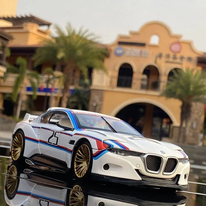 1:24 BMW 3.0 CSL Hommage R BMW M4 M6 Free Wheeling High Light Sport Racing Car Model Toy Diecast Metal Alloy Miniature Replica 3