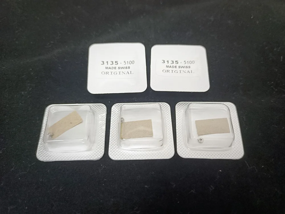 Morsetti 2 Pezzi Vite Di Fissaggio Adatta Per Rlx 3135 5100 Movimento Cassa 3135 Parti Dell'Orologio