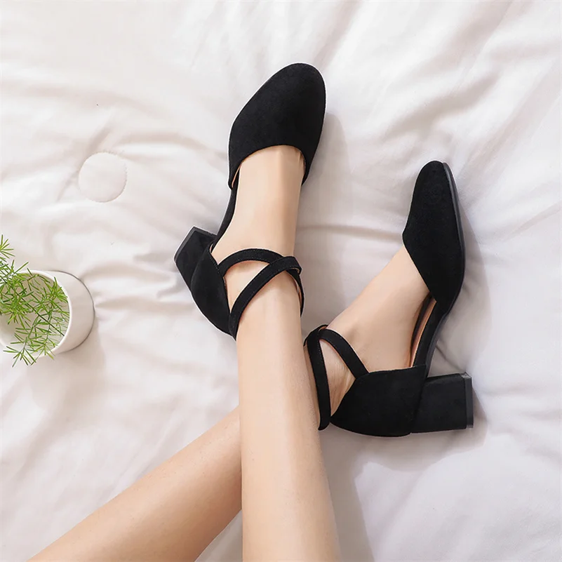 

Woman Fashion Cute Dress Pumps Low Heel Vintage Mary Jane Shoes