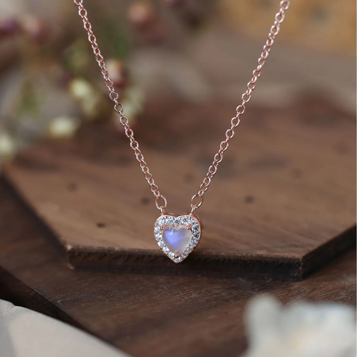 Cross Border Hot Selling S925 Silver Heart-shaped Necklace with Minimalist Design, Caring for Natural Moonlight Stone Decoration