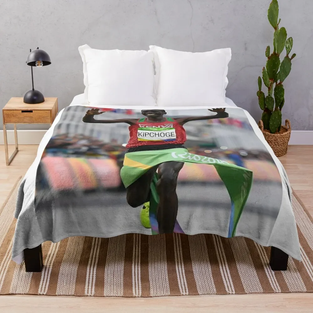 

Eliud Kipchoge #4 Throw Blanket Soft Beds Heavy Blankets