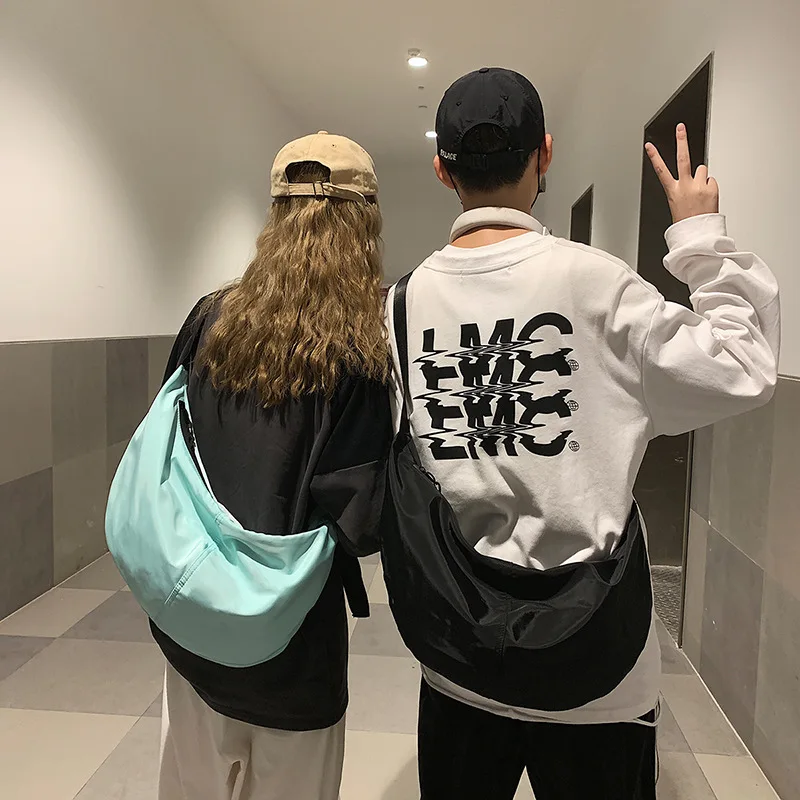 Men's and Women's Shoulder Bag Simple Leisure Student Bag High Quality Nylon Female Crossbody Bag Waterproof Outdoor Fitness Bag