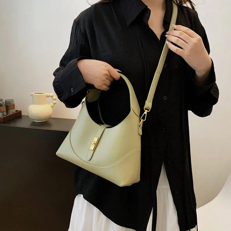 Pu Leather Women's Crossbody Bags Shoulder Fashionable Handbag Solid Color Underarm Bags Commuter Armpit bag