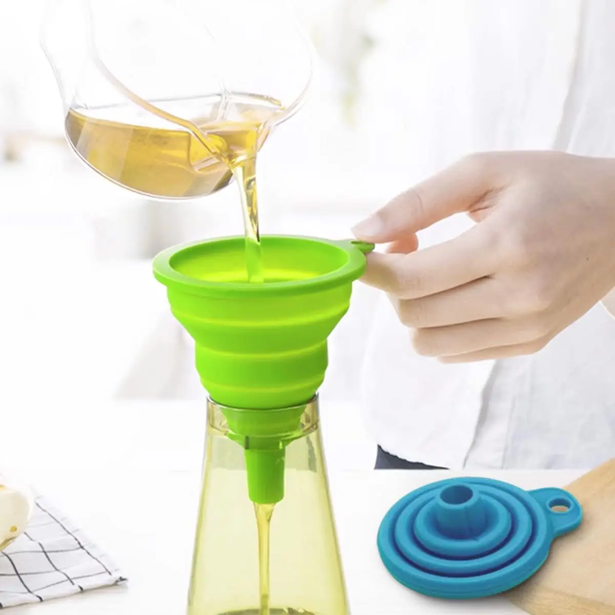 FAIS DU Silicone Collapsible Food Grade Funnel for Filling Water Bottle Liquid Powder Kitchen Funnel