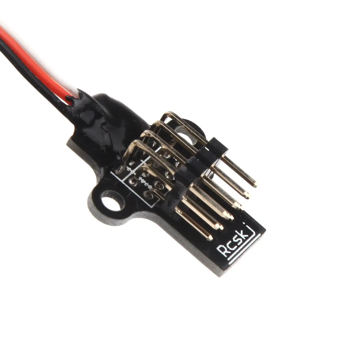 Processus de calibration du hub de distribution de signal ESC 4-en-1 pour drone multirotor, avec un multimètre connecté aux sorties.