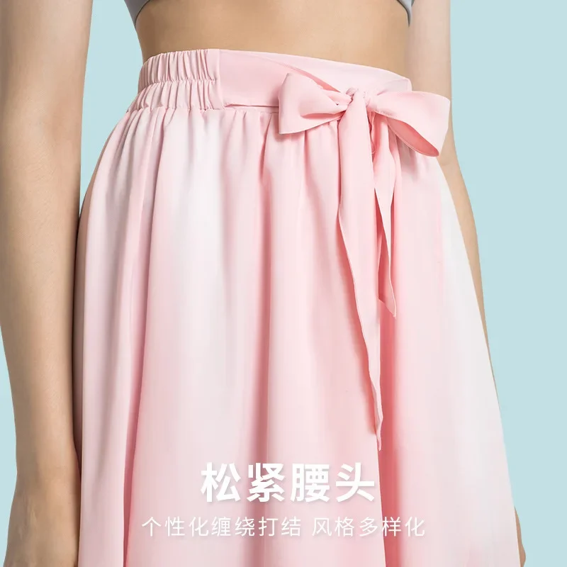 Luxtre's new pleated horse face skirt is a fashionable outerwear with anti glare and water-cooling sports skirt
