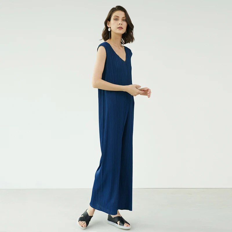Miyake Pleated Large Size Casual Loose V-neck Sleeveless Black Women Jumpsuit Bell Bottom Loose Dress