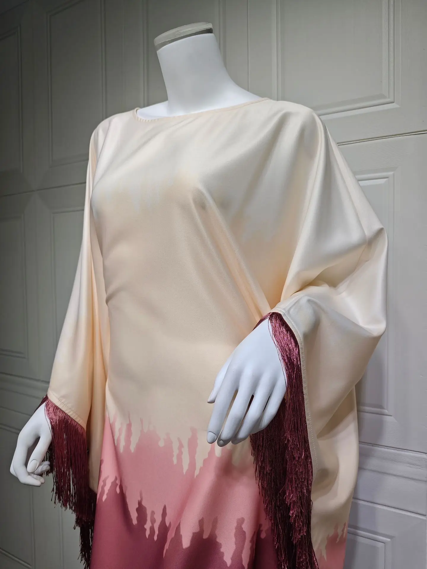 Ramadan Dubai Fledermausärmel O-Ausschnitt Quasten Stilvolle Abaya Muslimische Damenkleider für Frauen Gala – Detail 20