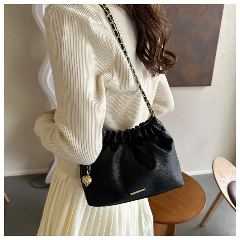

Pleated Fashion Chain Shoulder Bag Women's Autumn and Winter Luxury Brand Shoulder Bag New Versatile Korean Female Crossbody Bag