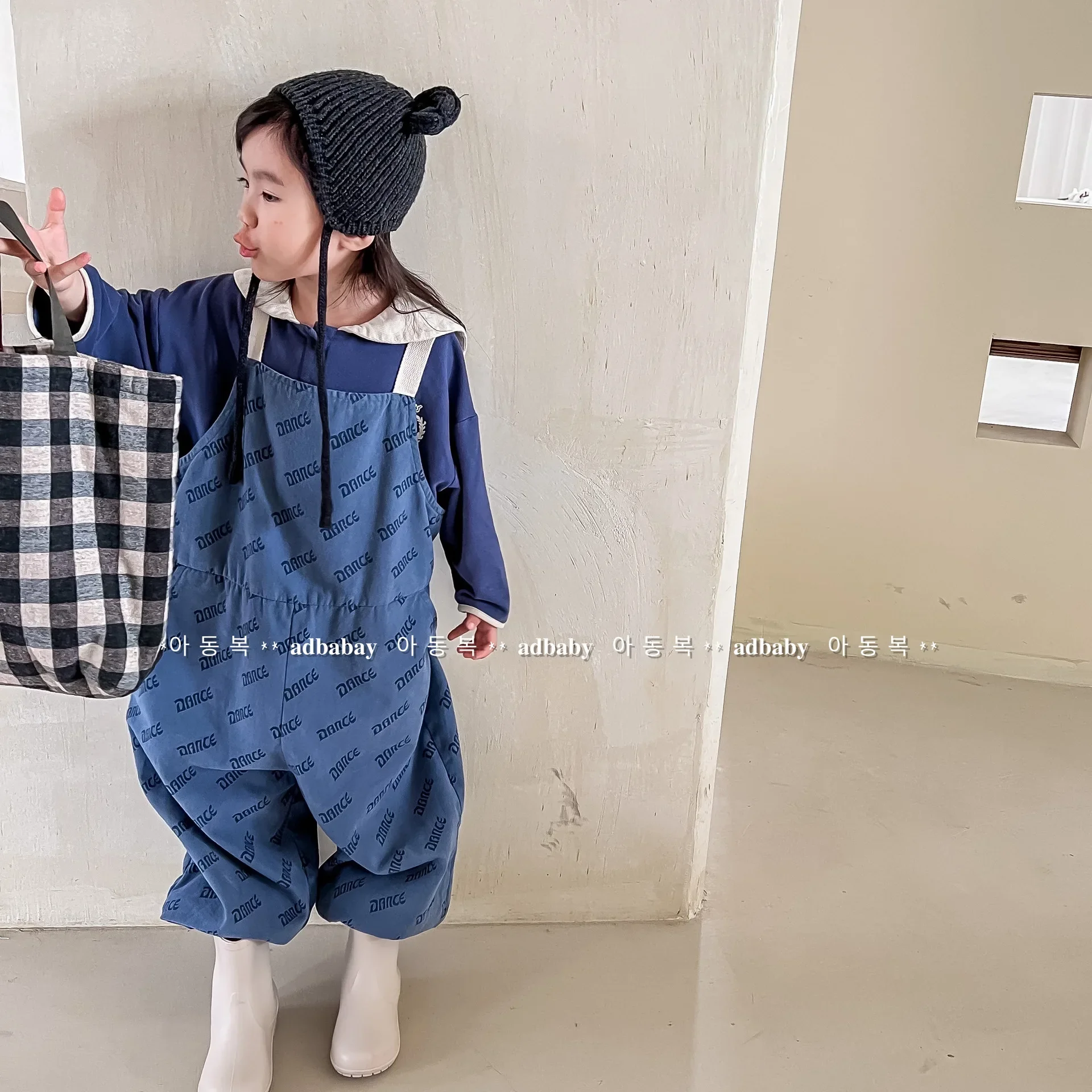 

2022 Autumn New Children Casual Overalls Fashion Letter Print Girls Strap Pants Cotton Baby Boys Loose Trousers Kids Jumpsuit