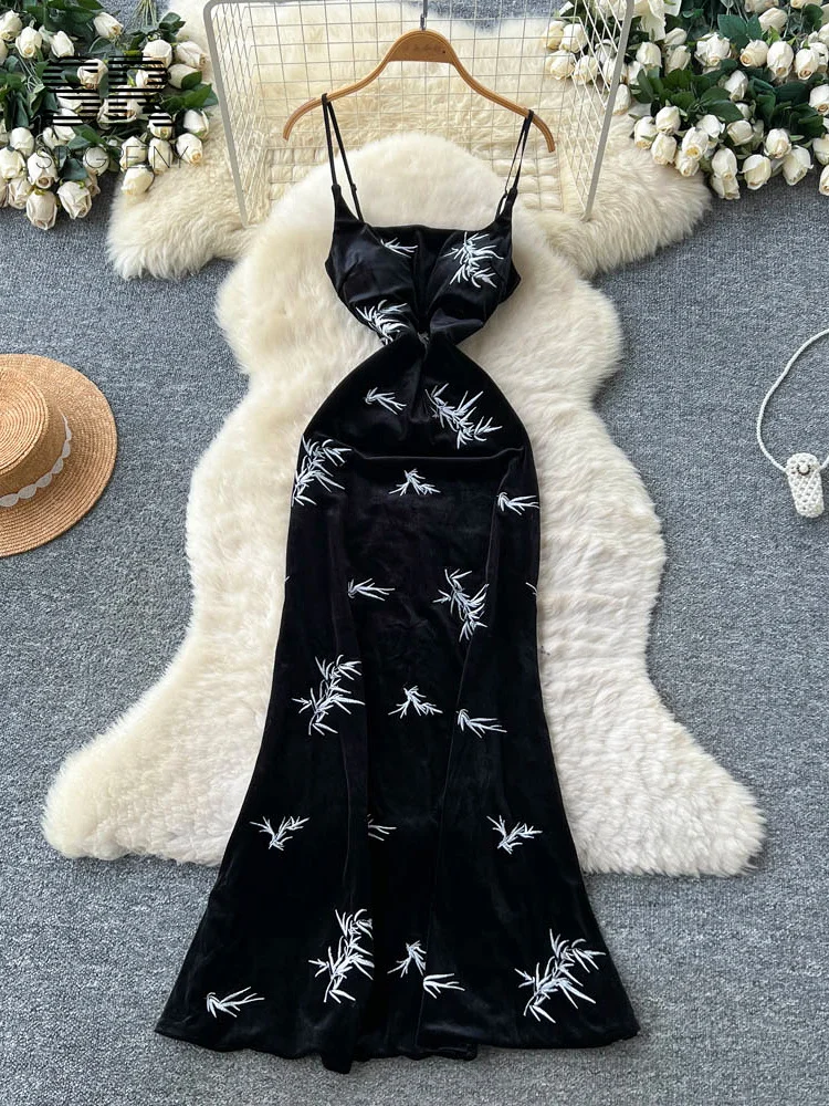 فستان قطيفة سينجريني