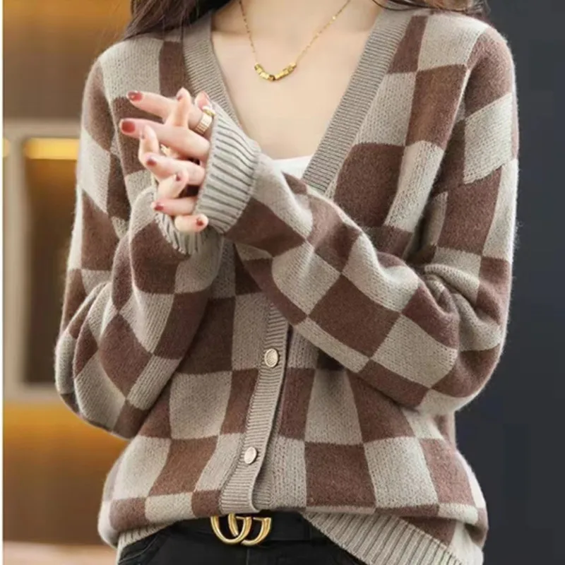 

New Fashion Plaid V-neck Cardigan Loose Sweater Coat Top Women