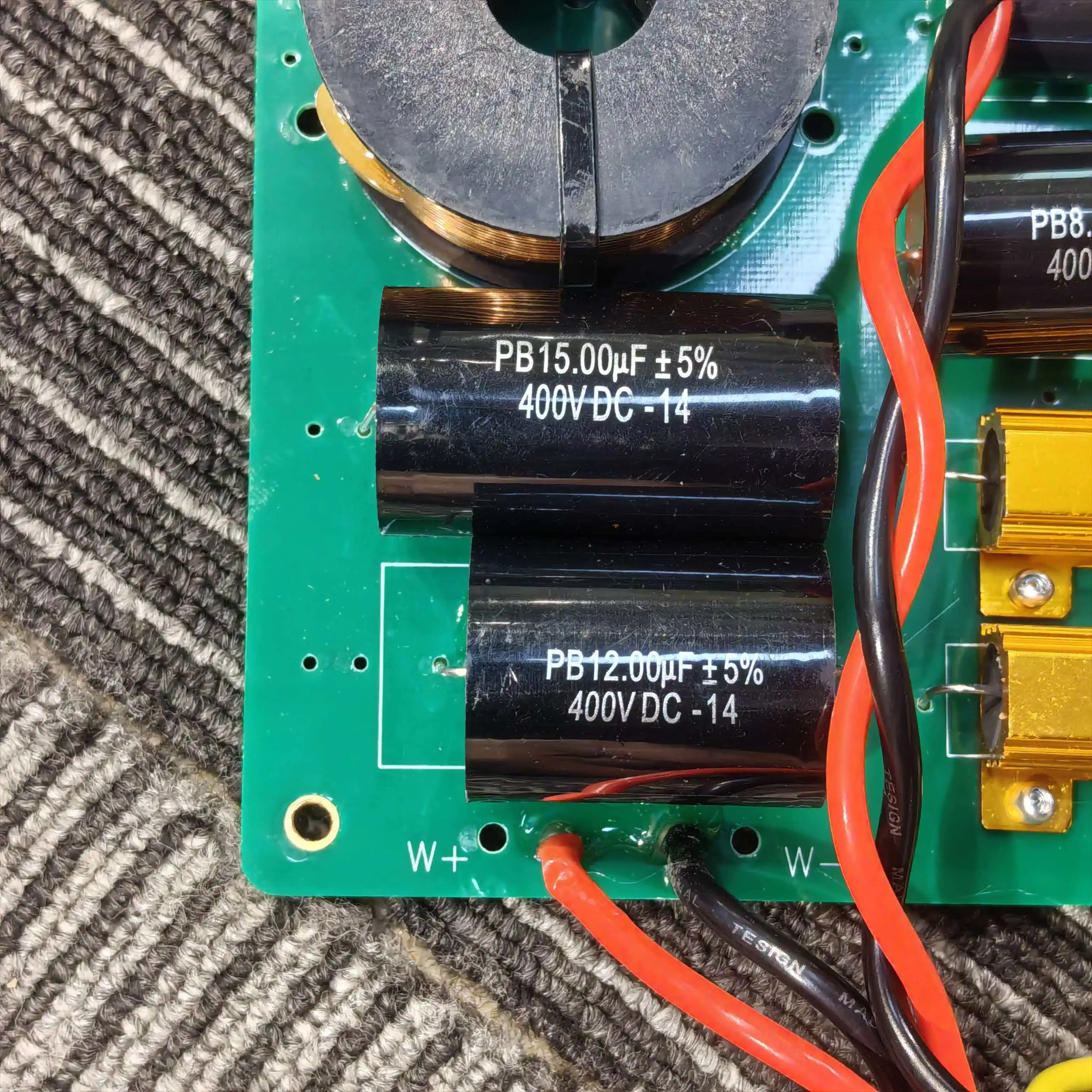 MW Audio F12 12" Full-Range-Lautsprecher-Frequenzweiche, Präzisions-2-Wege-Frequenzteiler für professionelle Bühnen-/PA-Systeme – Detail 10