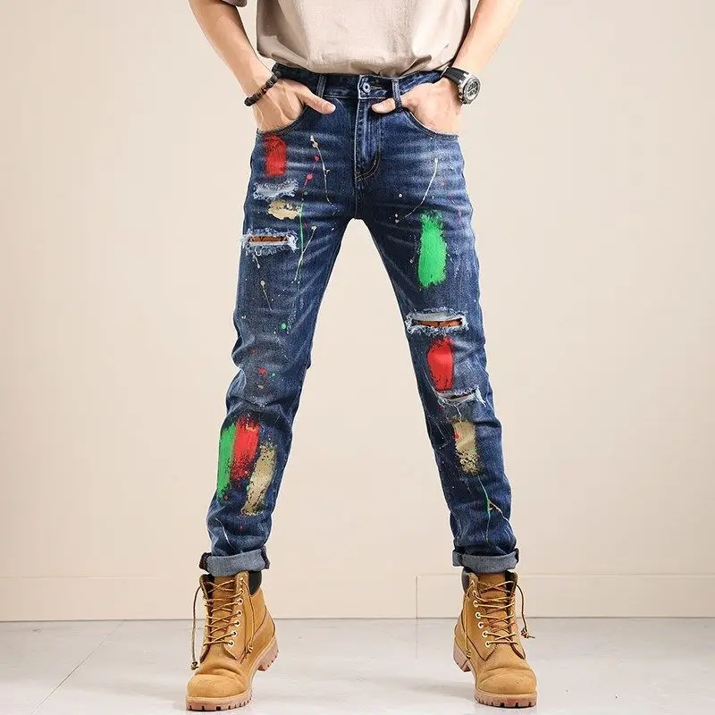 

Джинсы мужские рваные в европейском и американском стиле, тонкие модные штаны с рисунком нищего цвета, мужские брюки, джинсы для мужчин, лето