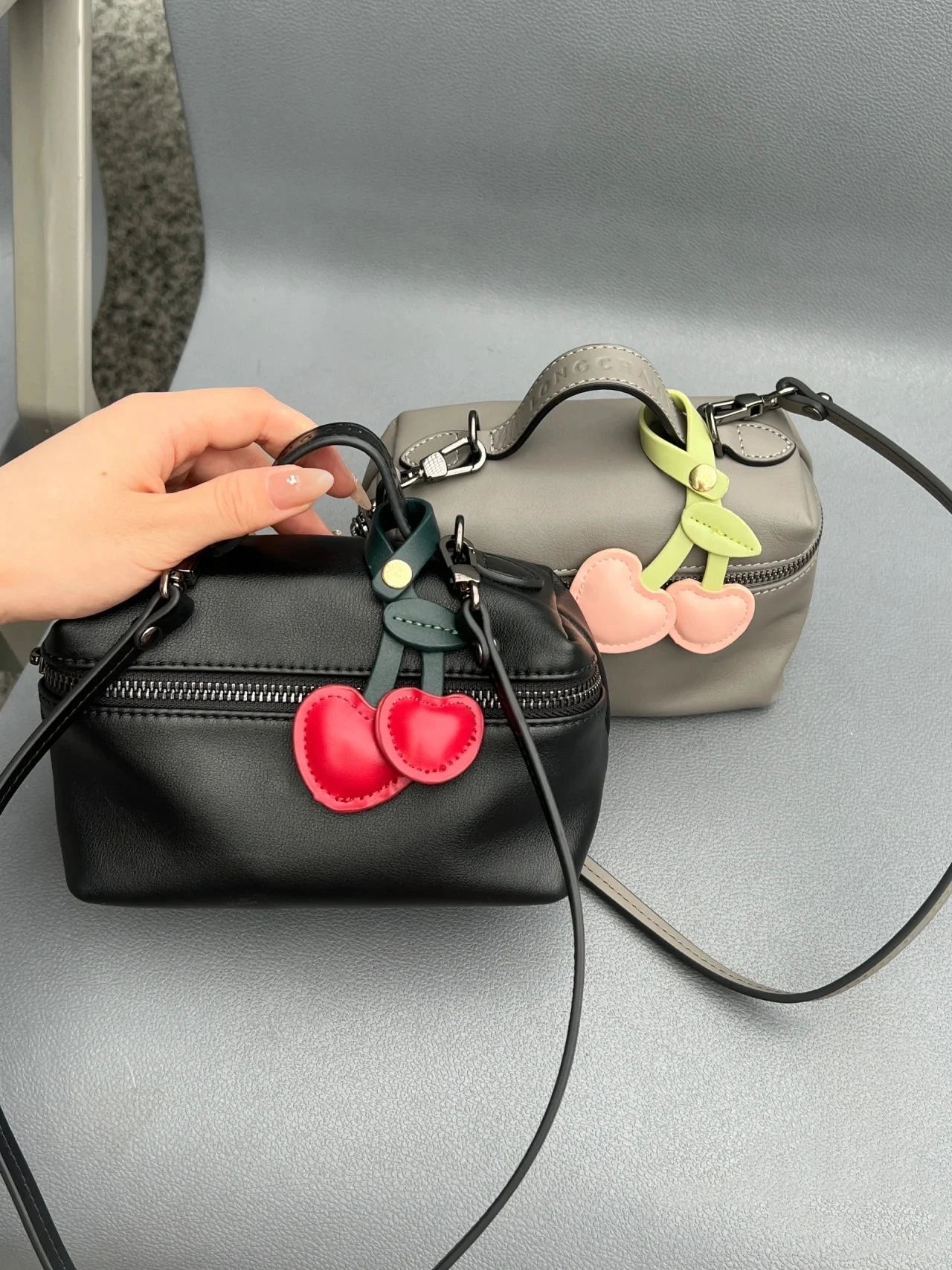 

Cowhide Small Square Box Bag 2024 Portable Mini Makeup Bag Lady Sweet Cherry Decoration Pillow Bag Candy Color Crossbody Handbag