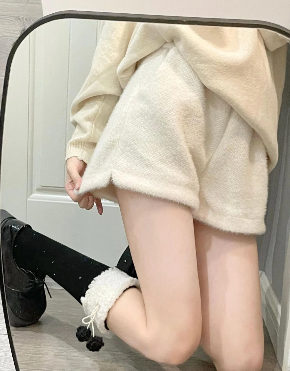 Mink Velvet Cute Shorts Women New Gentle Loose Solid Color Thin Plush Elastic Waist Wide Leg Pants Female Y2k Shorts