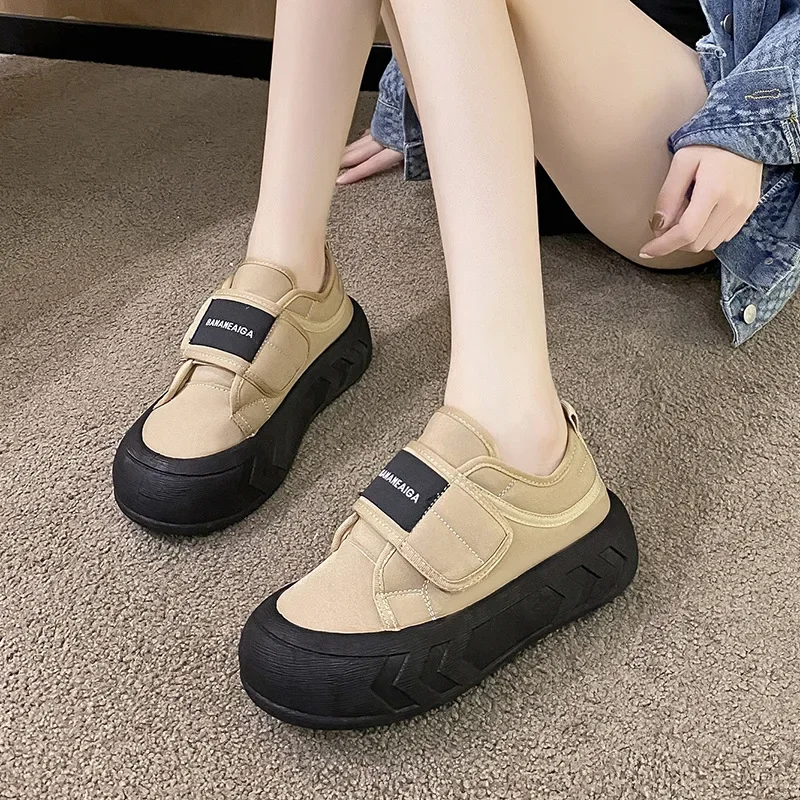 

Ugly and Cute Big Head High Top Bread Shoes for Women's 2024 Autumn and Winter New Velvet Velcro Thick Bottom Shoes and Boots