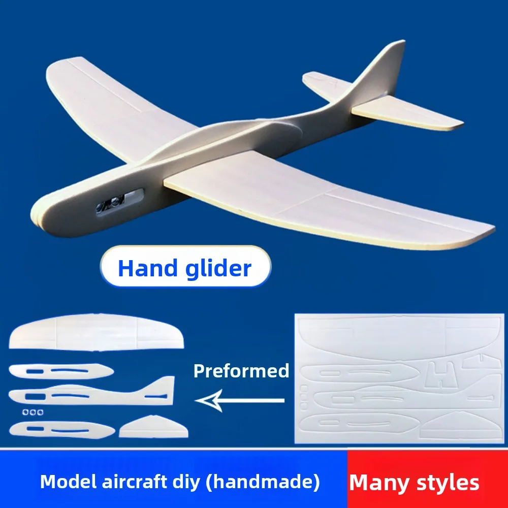 Détail du nez et du fuselage du planeur RC en EPP blanc, surface lisse pour peinture personnalisée.