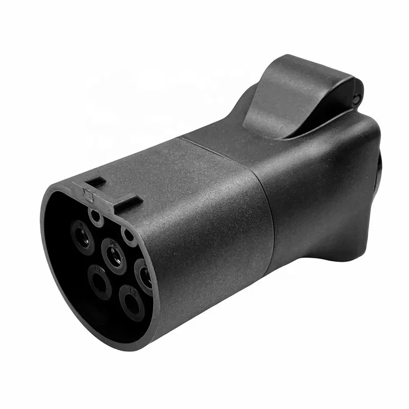 V2l Connector Ev Charging Adapter For Car Model 32A 7KW 1phase V2L Discharger TYPE 2 IEC62196-2 to 220V Universal EU Schuko Socket Converter Adapter