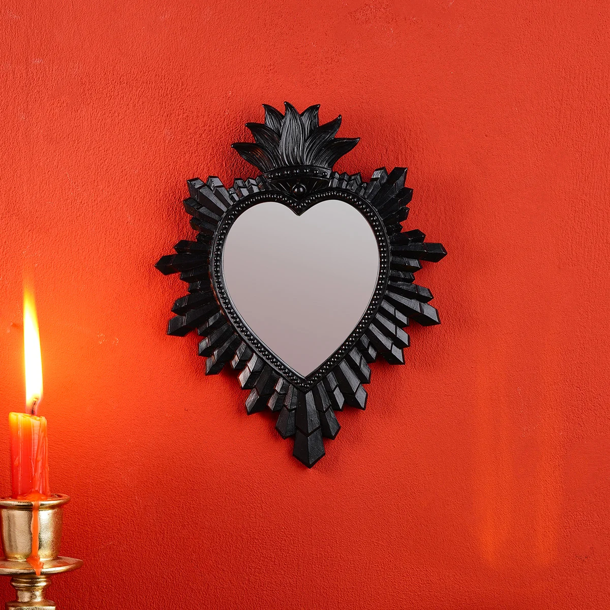 1PC, golden and black resin material flame Sacred Heart decorative pendant, suitable for religious wall decoration