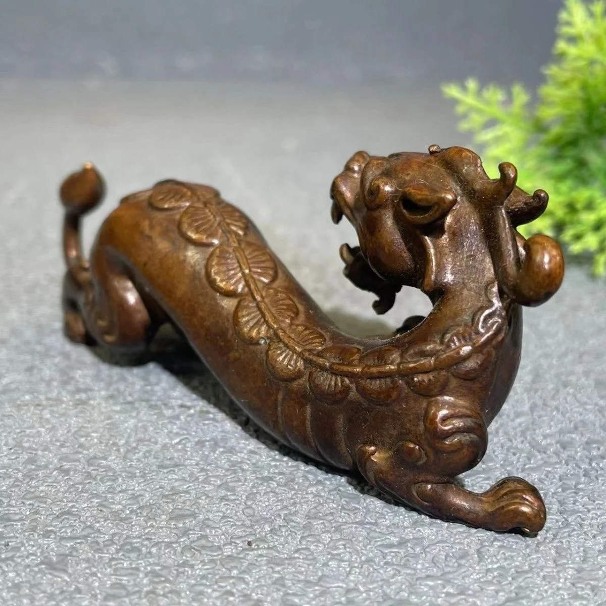 Solid dragon ornament, paper dragon shaped pen holder, ruler, tea pet, home and desktop decoration ornament