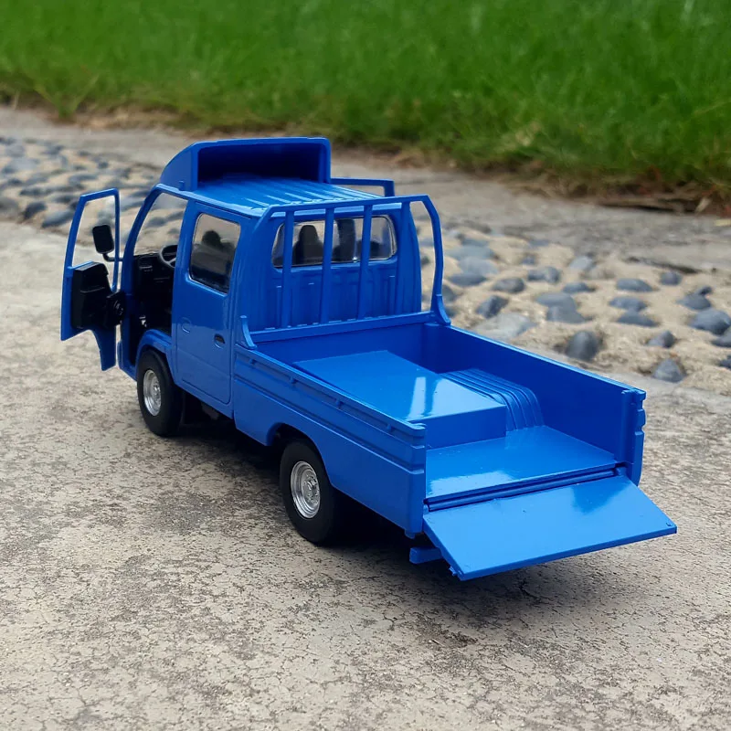 ISUZU LIGHT-DUTY TRUCK ミニカー　ISUZU TRAGA Tiny City 196 1/76 Diecast car - ISUZU N Series Glass