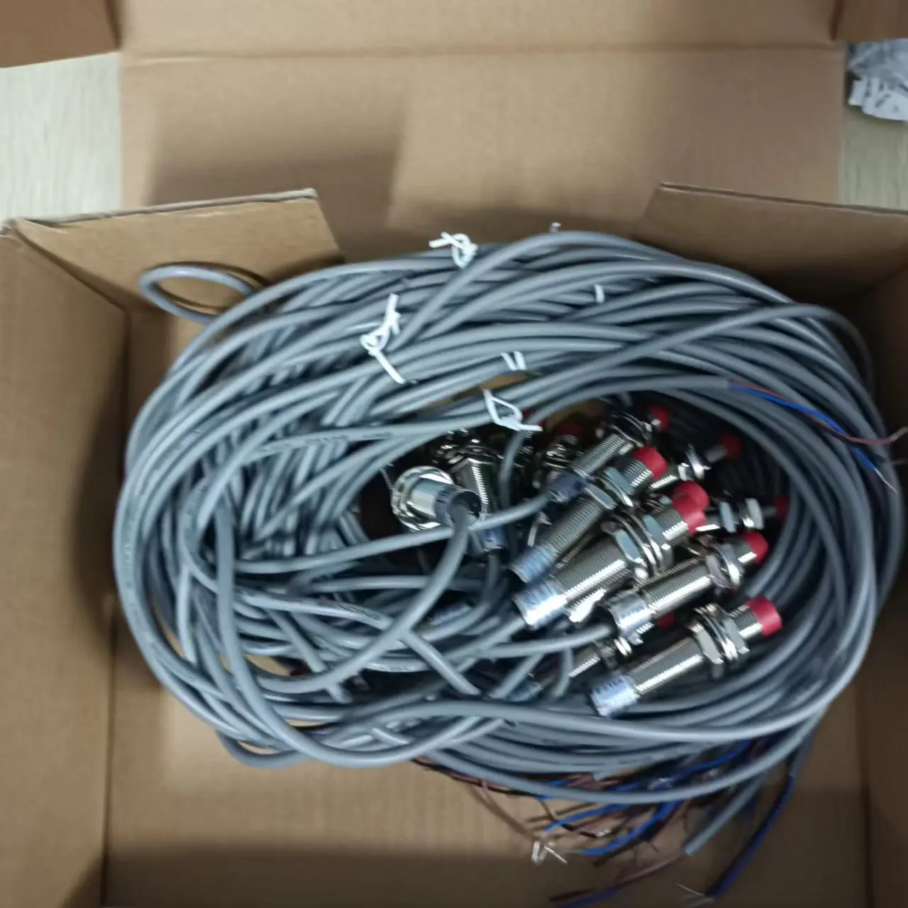 original official FOTEK KM12-04N 10PCS provides discounts for large quantities of stock