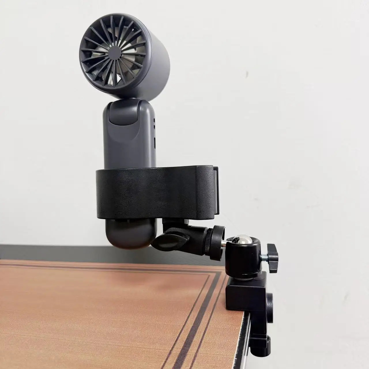 금속 데스크탑 마이크 스탠드, 탄성 클램프 포함, 360도 회전 가능한 데스크탑용 짐벌 클립