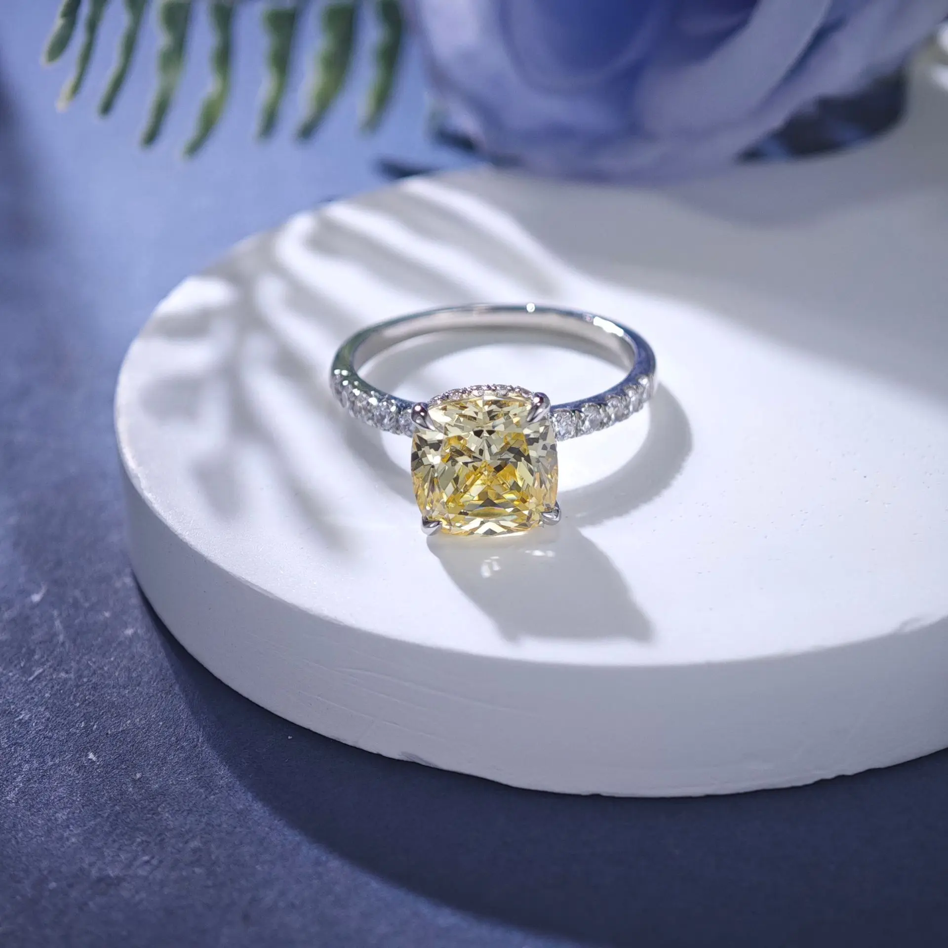 PT950 platinum diamond ring for women 2.5 carats cushion-shaped pink diamond four-claw female ring goddess platinum