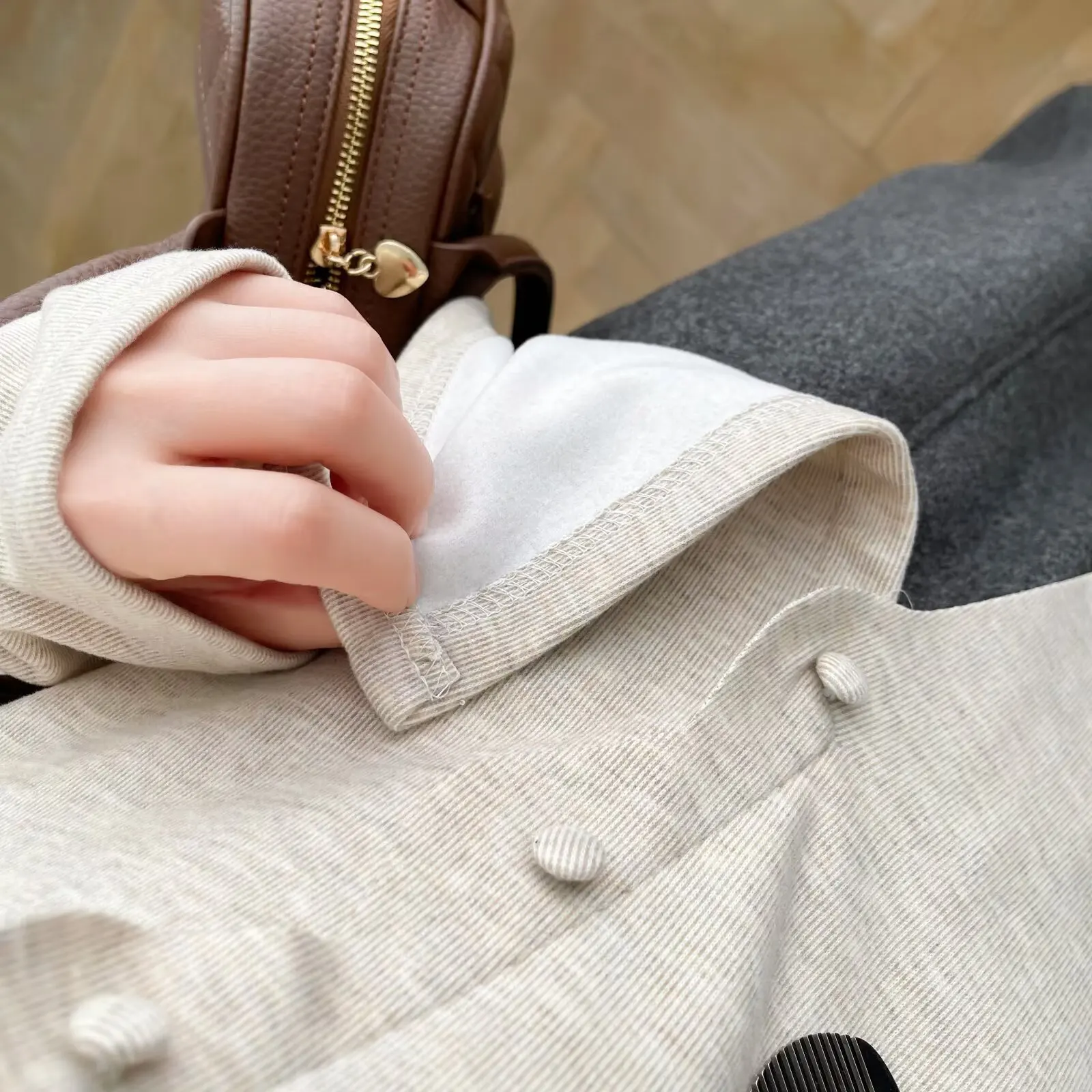 XXXXL Fashion Plus Size Woman Clothing T-Shirt Winter New Design With Button Slit Fleece Warm Long Sleeved Base Inside Tops 2555