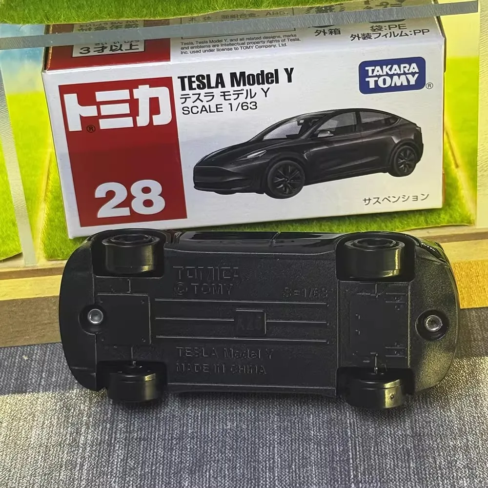 Takara Tomy Tomica 28 Tesla Model Y 98 Tesla Model