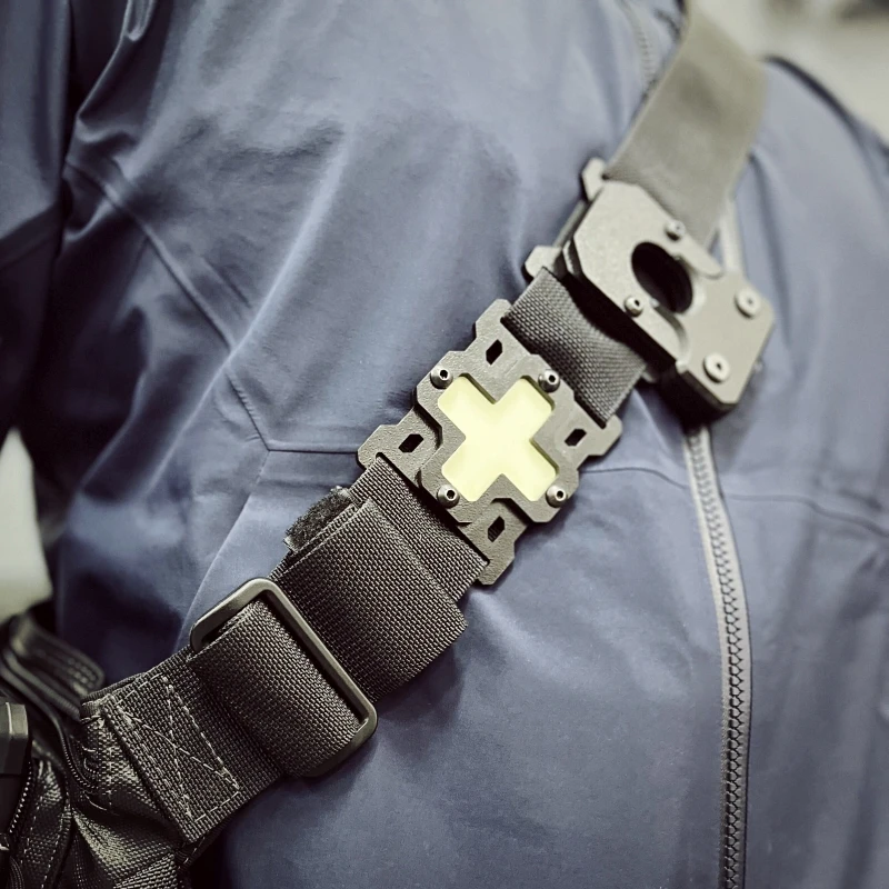 Tactical Vest Mounted Accessories Medical Cross Glow Beacon Outdoor