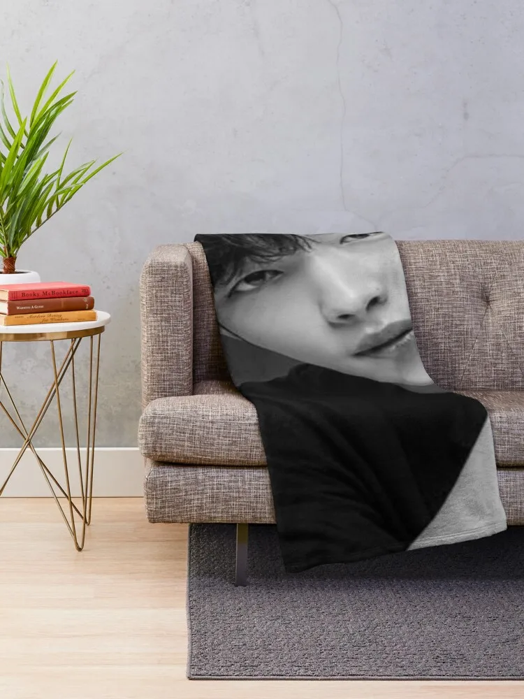 woo do hwan The king: Eternal monarch Throw Blanket blanket luxury Sofa blankets heavy blanket flannel 2