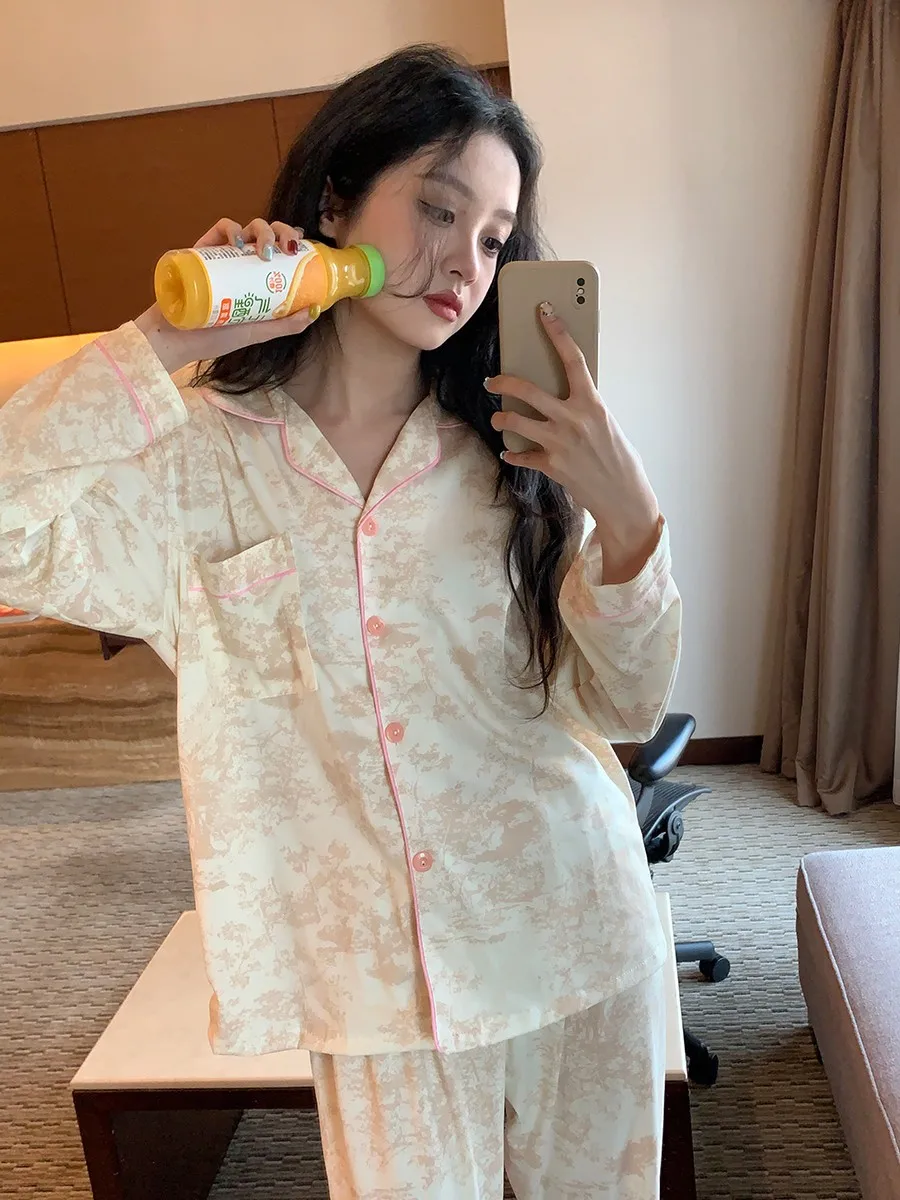 

ladies pajamas Spring long sleeves Satin pink Printed nightdress Women Pajamas set