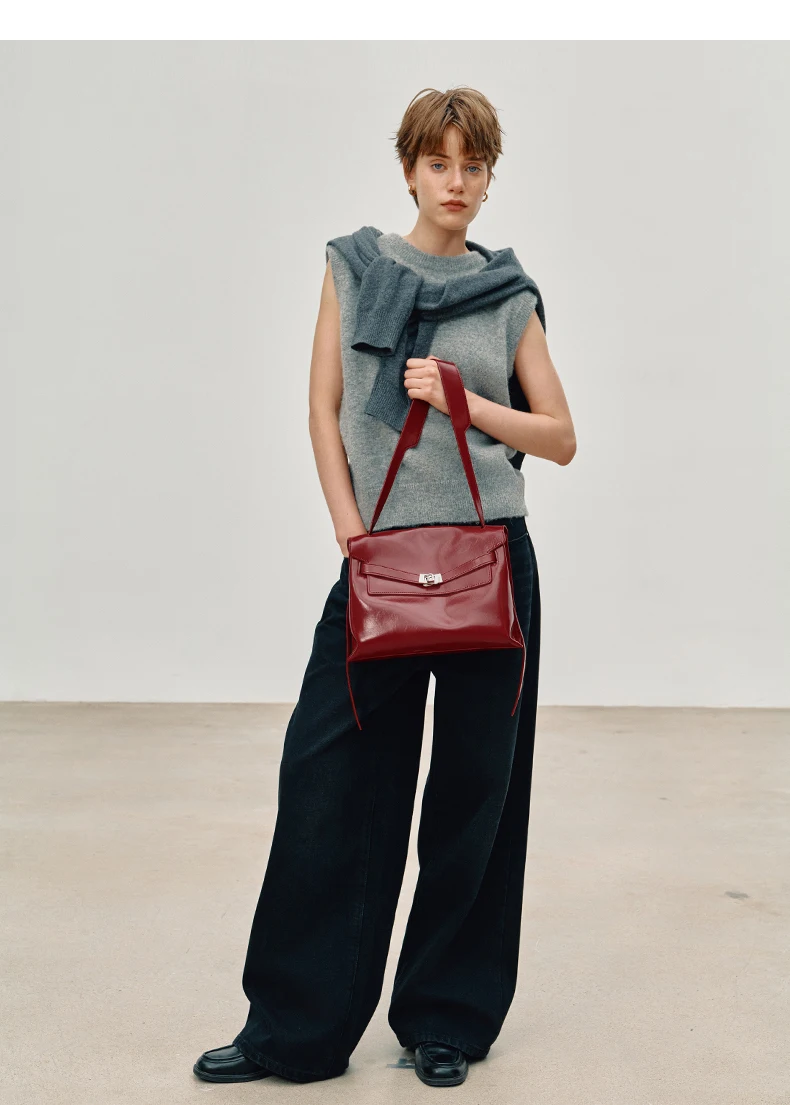 Split leather tote, inner lining view