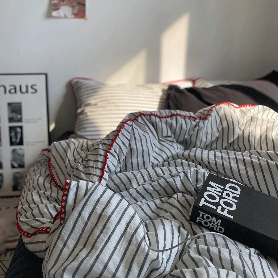 Minimalist Style Green Strip Bedding Sheet Ins Nordic Duvet Cover Set Home Luxury Bedding Set Bed Sheets Comfortable Bedspread