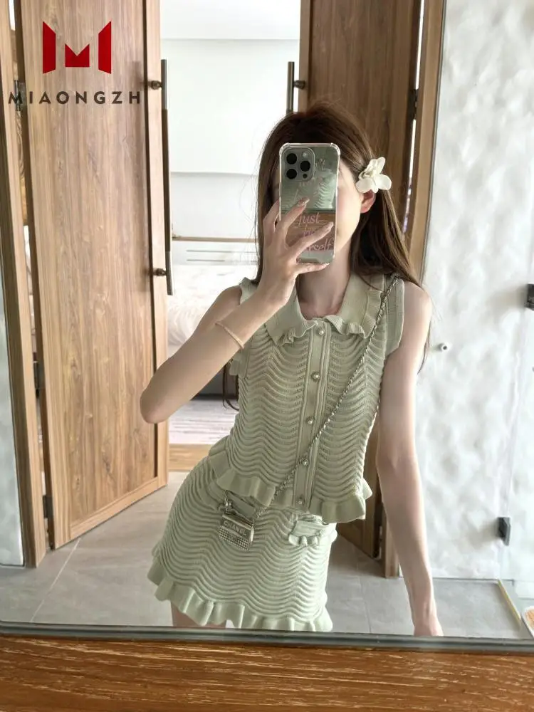 

Slimming Green Wave Pattern Ruffle Knitted Women's 2 Pieces Set Sleeveless Single Button Top High Waist Casual A Line Skirt Suit