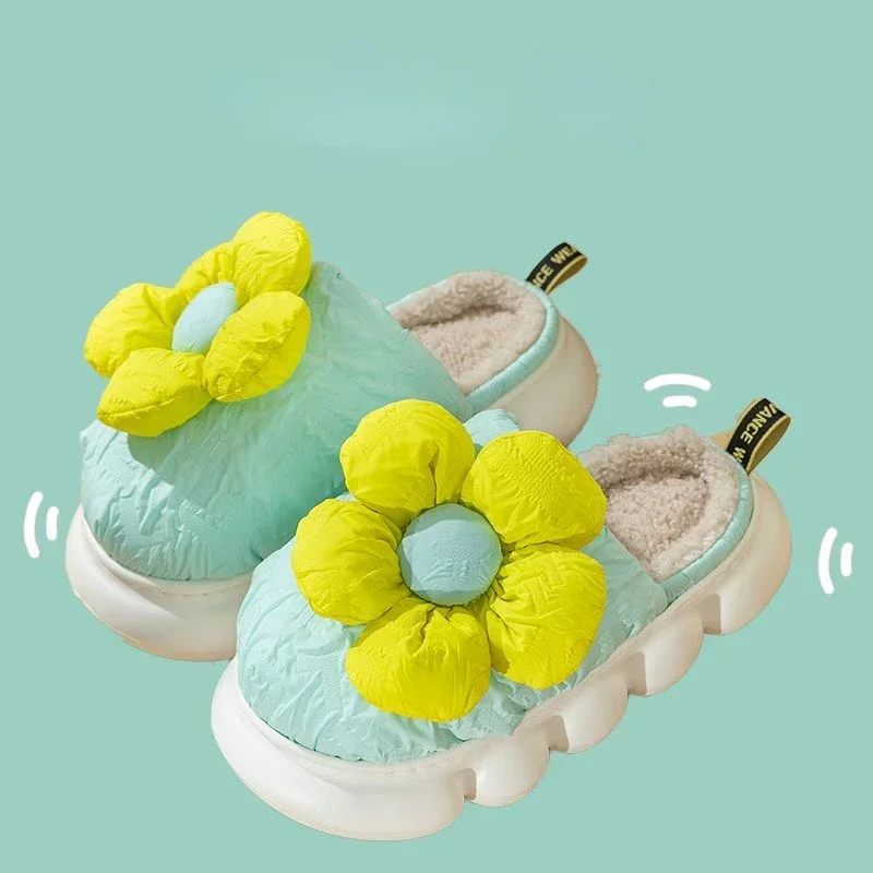 

2023 Winter Cotton Shoes for Women Down Waterproof Lightweight Thick Bottom Warm Plush Cute Flower Indoor Home Ladies Slippers