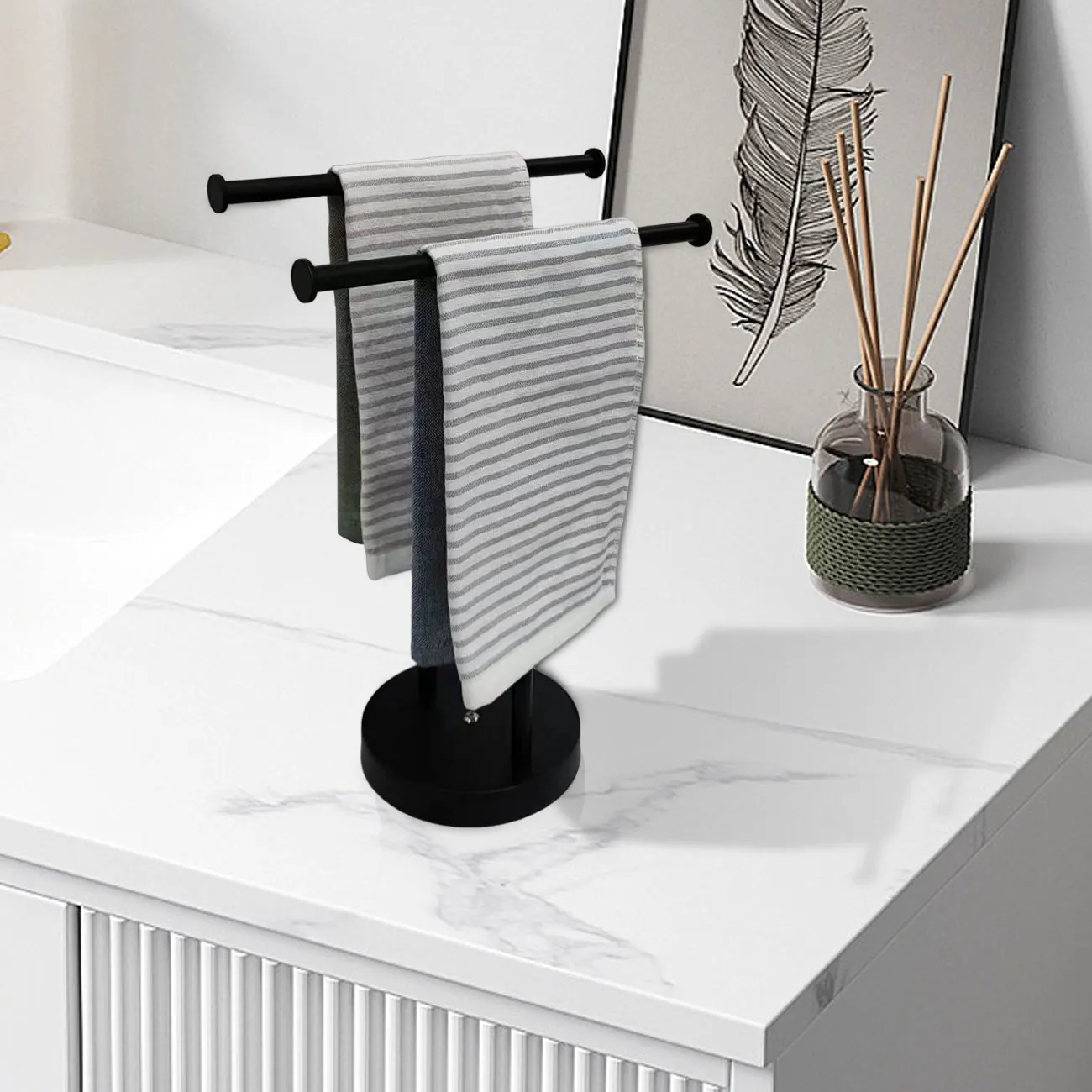 Vertical Design Anti Slip And Stable Black/White Iron Material Vertical Double Towel Bar For Table And Bedroom