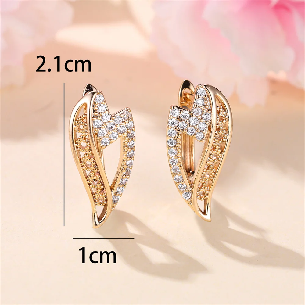 White Zircon Retro Hollow Love Heart Hoop Earrings For Women Vintage Gold Color Ear Buckle Wedding Jewelry Engagement Party Gift
